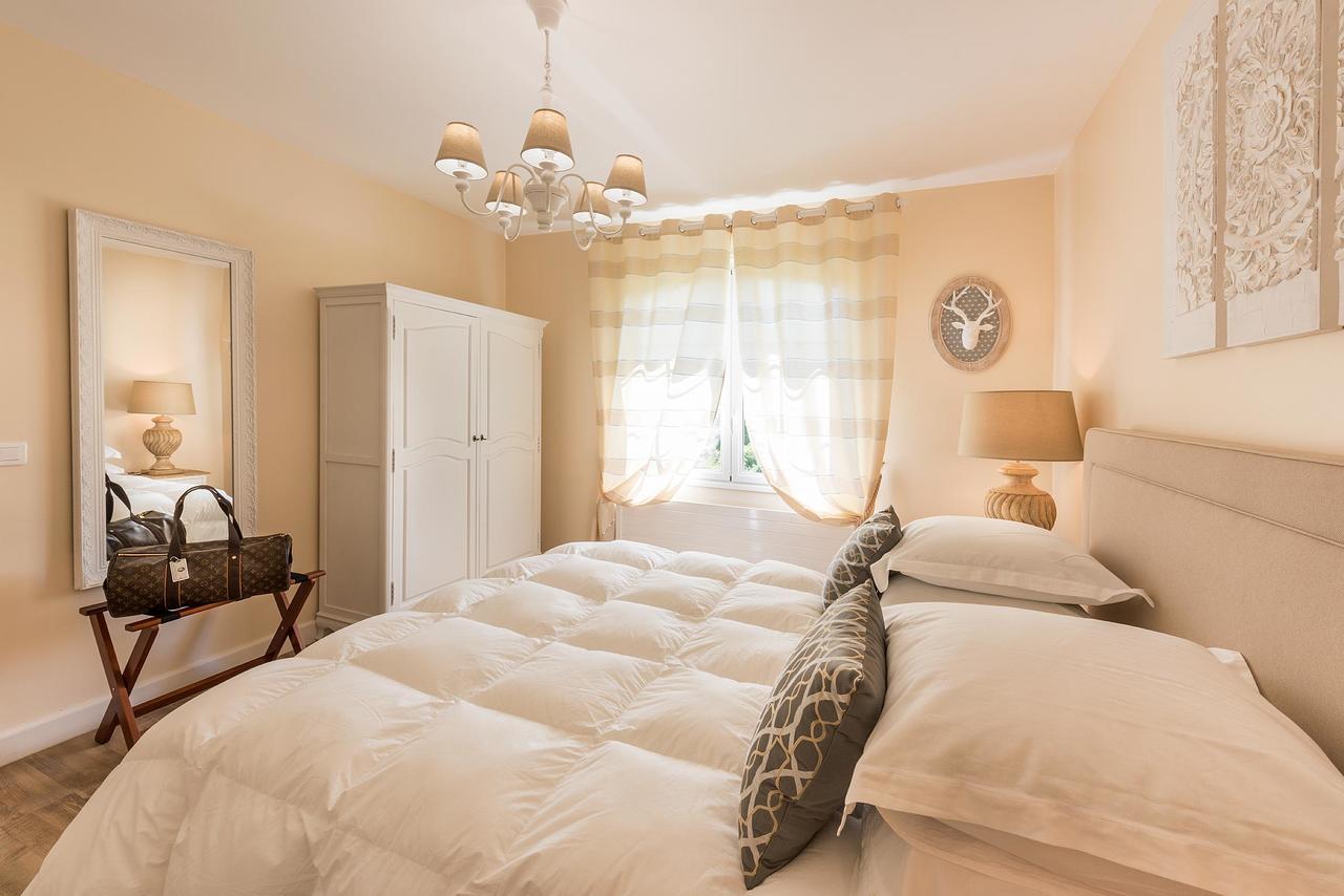 Bed and Breakfast Domaine Du Bois Des Anges Germigny-l'Eveque Экстерьер фото