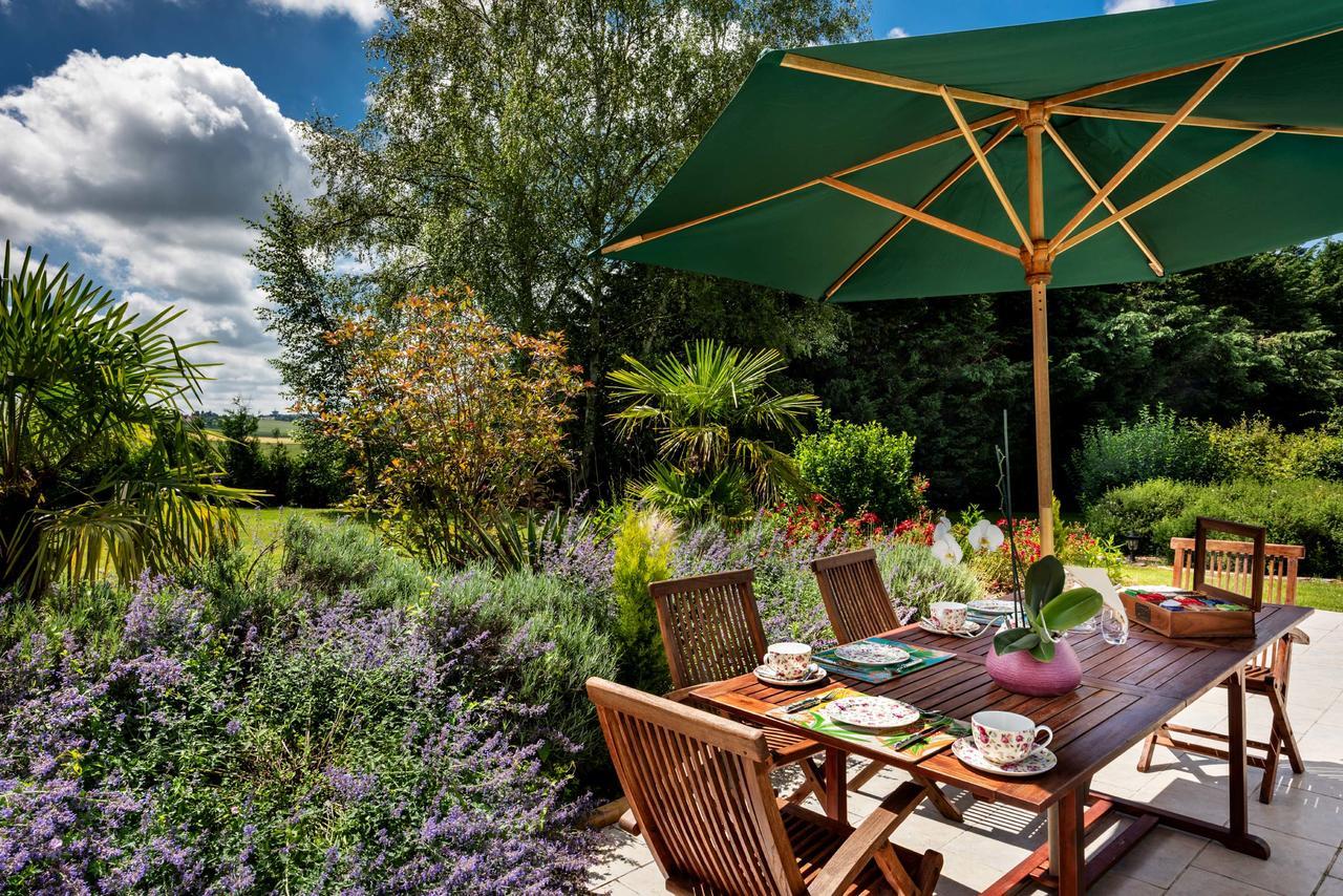 Bed and Breakfast Domaine Du Bois Des Anges Germigny-l'Eveque Экстерьер фото